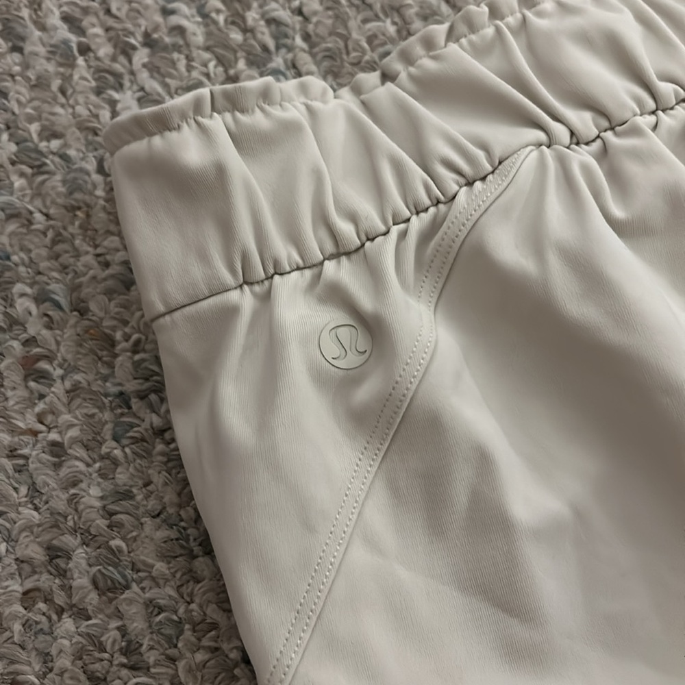 Lululemon keep moving jogger pant beige women’s size 4